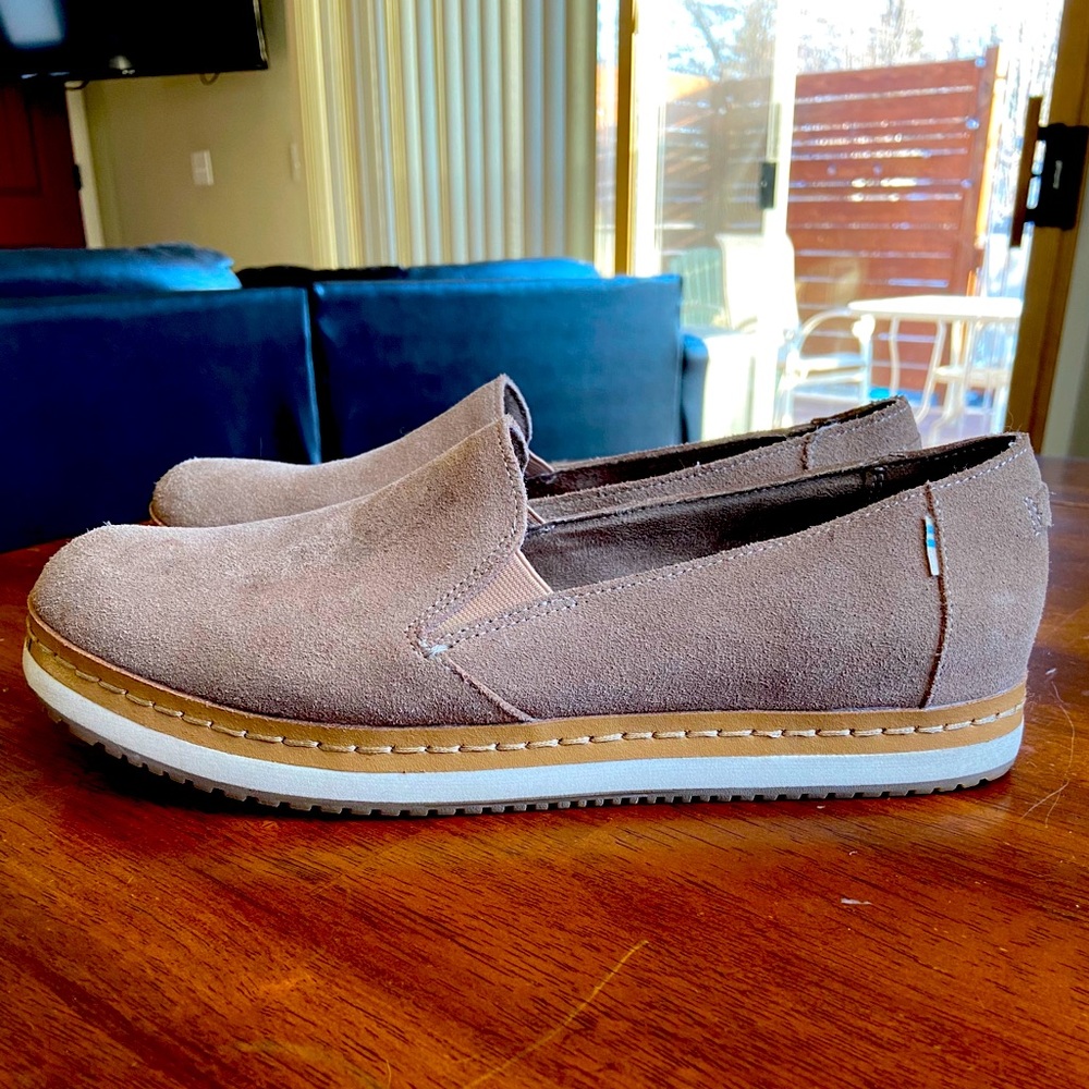 Tom’s Flat Sneakers